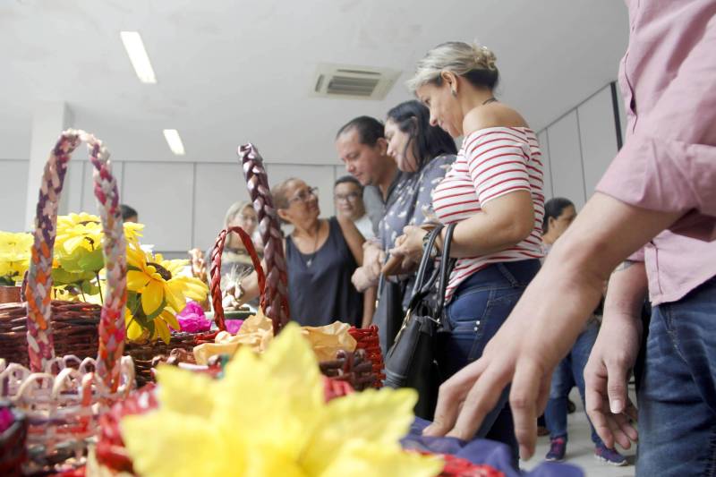 A política de atenção aos egressos do sistema socioeducativo e a orientação e avaliação dos planos municipais de atendimento ao adolescente em conflito com a lei foram os destaques do último dia do 2º Encontro Temático, que terminou nesta sexta-feira (27), em Santarém e abrangeu todas as cidades da Região do Baixo Amazonas.
FOTO: FRANKLIN SALVADOR / ASCOM FASEPA
DATA: 27.04.2017
SANTARÉM - PARÁ <div class='credito_fotos'>Foto: Franklin Salvador/Ascom Fasepa | <a href='/midias/2018/originais/777d2b53-4bd0-4a8b-8354-3f3c9dd50e66.jpg' download><i class='fa-solid fa-download'></i> Download</a></div>