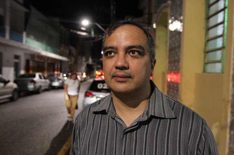 Na quarta-feira (14), foi lançado em uma reunião com integrantes do “Vizinhança em Alerta” e policiais do 2° Batalhão, o PrecComunidade, um programa de redução de criminalidade. O primeiro passo do programa vai ser a realização de reuniões frequentes, nas quais serão estabelecidas metas, e a partir dessas metas, serão definidas ações policiais e não policiais. Na foto, Ivan Costa, um dos idealizadores do programa.
FOTO: CARLOS SODRÉ / AG. PARÁ
DATA: 14.03.2018
BELÉM - PARÁ <div class='credito_fotos'>Foto: CARLOS SODRÉ / AG. PARÁ | <a href='/midias/2018/originais/77924436-bf16-4678-b2ea-0f25746fc68a.jpg' download><i class='fa-solid fa-download'></i> Download</a></div>