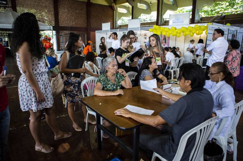 Com o tema “Fazer saúde na Amazônia: desafios e perspectivas nas comunidades ribeirinhas”, a XII Semana da Saúde realizada pelo Centro de Ciências Biológicas e da Saúde (CCBS) da Universidade do Estado do Pará (Uepa) foi aberta na noite desta quarta-feira, 16.
FOTO: NAILANA THIELY / ASCOM UEPA
DATA: 17.05.2018
BELÉM - PARÁ <div class='credito_fotos'>Foto: Nailana Thiely / Ascom Uepa | <a href='/midias/2018/originais/77b4c811-f431-435b-99af-43cbe76bc1ba.jpg' download><i class='fa-solid fa-download'></i> Download</a></div>