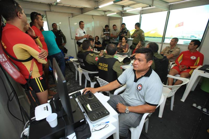 Atuação dos agentes de segurança durante a Operação Verão 2018 no segundo final de semana de férias.
FOTO: MÁCIO FERREIRA / AG. PARÁ
DATA: 07.07.2018
SALINÓPOLIS - PARÁ <div class='credito_fotos'>Foto: MÁCIO FERREIRA/ AG. PARÁ | <a href='/midias/2018/originais/7aa91340-a03c-4616-8c9c-d49a5cc37344.jpg' download><i class='fa-solid fa-download'></i> Download</a></div>