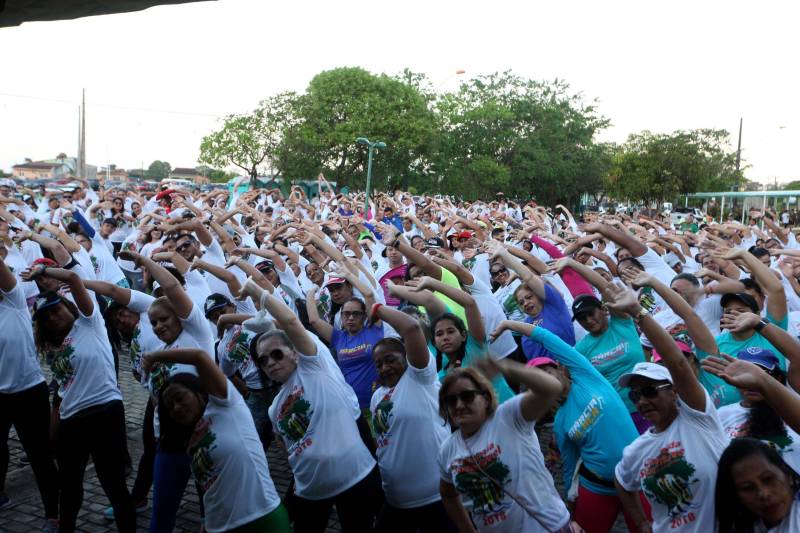 “Foi uma semana produtiva, de muito trabalho, de interação com a sociedade, e culminou com a caminhada sustentável (foto), que por sua vez foi extremamente bem-sucedida para mostrarmos que sustentabilidade também envolve saúde”. As palavras do titular da Secretaria de Estado de Meio Ambiente e Sustentabilidade (Semas), Thales Belo, encerraram uma programação vasta do Governo do Pará em alusão à Semana Mundial do Meio Ambiente.

FOTO: SIDNEY OLIVEIRA / AG. PARÁ
DATA: 09.06.2018
BELÉM - PARÁ <div class='credito_fotos'>Foto: Sidney Oliveira/Ag. Pará   |   <a href='/midias/2018/originais/7acbc7c5-6a02-4a9c-92f0-fb5be49df26f.jpg' download><i class='fa-solid fa-download'></i> Download</a></div>