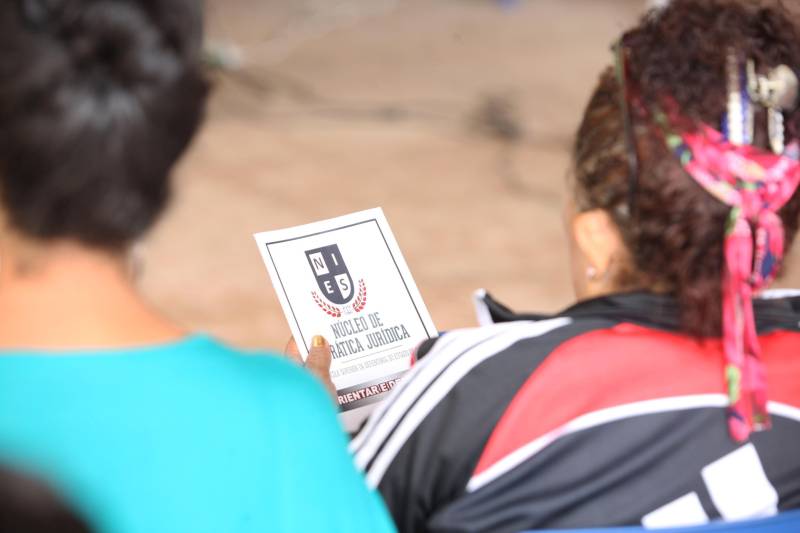 Na manhã desta quarta-feira (21), a ilha de Cotijuba recebeu a primeira edição do Projeto Família e Cidadania de 2018. O evento está sendo realizado na Escola Estadual de Ensino Fundamental e Médio Professora Marta da Conceição até a próxima sexta-feira (23). Durante a manhã mais de 40 pessoas estiveram presentes na abertura do evento, mas a expectativa é que esse número aumente, já que o projeto continua nos próximos dias, sempre com início às 8h.
FOTO: SIDNEY OLIVEIRA / AG. PARÁ
DATA: 21.02.2018
COTIJUBA - PARÁ <div class='credito_fotos'>Foto: Sidney Oliveira/Ag. Pará | <a href='/midias/2018/originais/7c22aee9-c04f-4d88-924f-9b27e4da2f76.jpg' download><i class='fa-solid fa-download'></i> Download</a></div>