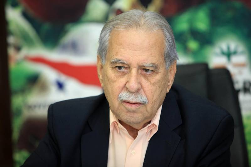 O XVII Congresso Brasileiro de Mandioca e II Congresso Latino-Americano e Caribenho de Mandioca começa nesta segunda-feira, 12, em Belém. A solenidade de abertura será às 19 horas, com a presença do vice-governador Zequinha Marinho, no Hangar Convenções e Feiras da Amazônia que, juntamente com o secretário de Estado de Desenvolvimento Agropecuário e da Pesca, Giovanni Queiroz (foto), fará o lançamento do Pró-Mandioca.
FOTO: MÁCIO FERREIRA / AG. PARÁ
DATA: 12.03.2018
BELÉM - PARÁ <div class='credito_fotos'>Foto: MÁCIO FERREIRA/ AG. PARÁ | <a href='/midias/2018/originais/7d775dfc-09ef-4e55-8f10-a529e8e89105.jpg' download><i class='fa-solid fa-download'></i> Download</a></div>