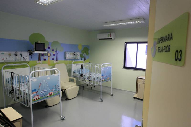 Em apenas um mês de funcionamento, o Hospital Materno-Infantil de Barcarena Dra. Anna Turan (HMIB) alcançou 97% em satisfação dos usuários, de acordo com o Serviço de Atendimento ao Usuário (SAU). Nesse período, o hospital teve grande atuação na região em atendimento humanizado, serviços e equipamentos.

FOTO: SIDNEY OLIVEIRA / ARQUIVO AG. PARÁ
DATA: 20.09.2018
BARCARENA - PARÁ <div class='credito_fotos'>Foto: Agência Pará   |   <a href='/midias/2018/originais/7e91c7be-7138-4e5b-9881-0a7b870331ff.jpg' download><i class='fa-solid fa-download'></i> Download</a></div>