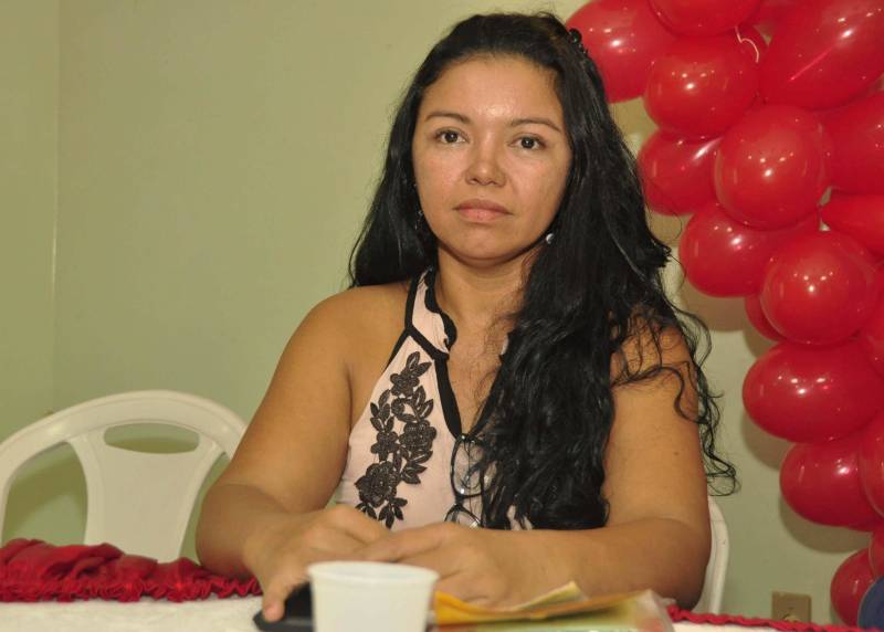 Com o tema “Homem, cuidar-se é preciso” o Centro de Atenção Psicossocial Marajoara (Capsad III), na Marambaia, realizou nesta quinta-feira, 6, palestras sobre dependência química de álcool e outras drogas, tabagismo, IST-Aids e câncer de próstata. Realizado em alusão ao Novembro Azul e Dezembro Vermelho, o evento, que também ofertou serviços básicos ambulatoriais, foi destinado aos servidores e usuários do CAPs. As palestras foram ministradas pelo médico clinico geral Moisés Carvalho; a técnica de enfermagem Círia Regina Paz; e pelo diretor da Casa de Davi, Adriano Gilian. Na foto, a técnica de enfermagem, Círia Regina Paz.

FOTO: JOSÉ PANTOJA / ASCOM SESPA
DATA: 06.12.2018
BELÉM - PARÁ <div class='credito_fotos'>Foto: José Pantoja / Ascom Sespa   |   <a href='/midias/2018/originais/7f310937-d7f4-43e1-ab13-c6b506d0c18e.jpg' download><i class='fa-solid fa-download'></i> Download</a></div>