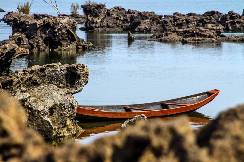 Uma viagem a trabalho para a Região do Xingu, no oeste do Pará, pode ser uma boa ocasião para conhecer belas paisagens, com trilhas, cachoeiras e cavernas guardadas entre a imensidão verde da floresta. Se for neste período do ano melhor ainda, pois a frequência de chuvas aumenta o volume de água das cachoeiras, deixando o cenário mais exuberante e ideal para um mergulho, com o devido registro para exibir aos amigos nas redes sociais. Na foto, região conhecida como Volta Grande do Xingu.
FOTO: WILSON SOARES
DATA: 21.04.2018
BRASIL NOVO - PARÁ <div class='credito_fotos'>Foto: WILSON SOARES | <a href='/midias/2018/originais/7f4628ec-c9af-4554-ba5a-86269be7f76f.jpg' download><i class='fa-solid fa-download'></i> Download</a></div>