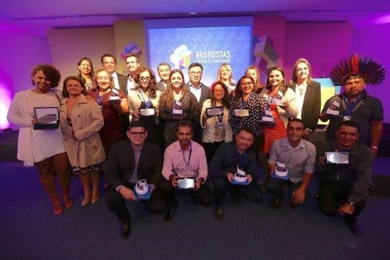 O compromisso ambiental e a dedicação de estudantes da Escola de Ensino Técnico do Estado do Pará (Eetepa) do município de Paragominas, no sudeste do Estado, ganharam reconhecimento nacional. O projeto "Igarapé Verde: Um enfoque interdisciplinar para a revitalização do igarapé em Paragominas”, que mobiliza alunos da instituição, foi premiado no concurso nacional “Respostas para o Amanhã”, promovido pela multinacional Samsung em parceria com o Centro de Estudos e Pesquisas em Educação, Cultura e Ação Comunitária (Cenpec). O projeto, desenvolvido pela escola desde novembro de 2016, foi submetido ao concurso em 2017, concorrendo com mais de 1.370 projetos inscritos, e envolvendo 42 mil alunos, orientados por mil professores de escolas públicas do País. A iniciativa da escola paraense foi premiada pelo júri técnico, entre os cinco vencedores em nível nacional.
FOTO: ASCOM / SEDUC
DATA: 23.02.2018
PARAGOMINAS - PARÁ <div class='credito_fotos'>Foto: ASCOM SEDUC | <a href='/midias/2018/originais/7f90d843-c094-4218-a02b-6f3496b5caa9.jpg' download><i class='fa-solid fa-download'></i> Download</a></div>