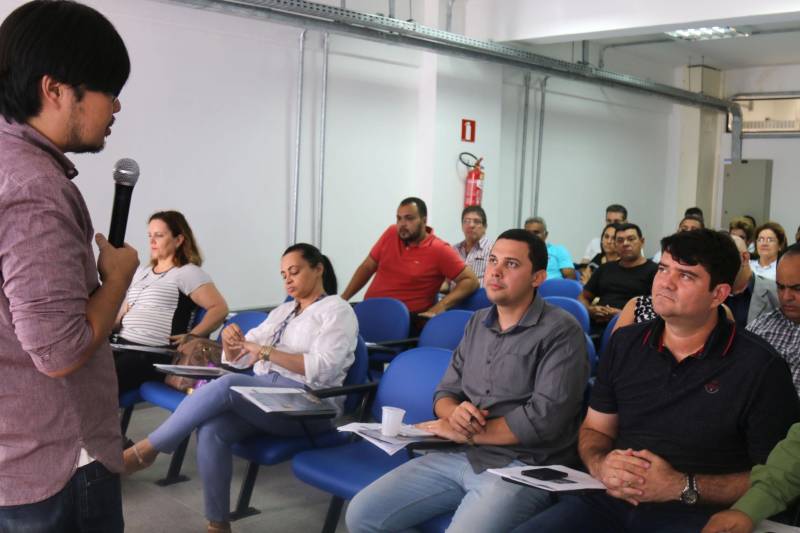 Produtores de queijo e leite do Arquipélago do Marajó fizeram uma visita técnica ao Parque de Ciência e Tecnologia Guamá (PCT Guamá), na segunda-feira (11), onde conheceram os laboratórios de Qualidade do Leite, Engenharia Biológica e Instrumentação para Produtos Agroindustriais, sendo dois específicos de leite e um de melhoramento genético de búfalas.

FOTO: ASCOM PCT GUAMÁ
DATA: 11.06.2018
BELÉM - PARÁ <div class='credito_fotos'>Foto: ASCOM / PCT GUAMÁ   |   <a href='/midias/2018/originais/80189f38-d846-4dcf-b0a6-f6b6e673efea.jpg' download><i class='fa-solid fa-download'></i> Download</a></div>