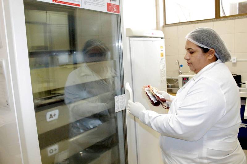 Vítimas de traumas nas suas mais diversas formas agora contam com o suporte ao diagnóstico de um tomógrafo no Hospital Geral de Tailândia (HGT), no nordeste paraense. O equipamento foi adquirido através do Governo do Estado, por meio da Secretaria de Estado de Saúde do Pará (Sespa). Na foto, Agência Transfusional do HGT

FOTO: ARQUIVO / ASCOM HGT
DATA: 03.11.2015
TAILÂNDIA - PARÁ    <div class='credito_fotos'>Foto: ASCOM HGT TAILÂNDIA   |   <a href='/midias/2018/originais/80a6186e-ff2b-44a0-a1a4-d819a5101d7d.jpg' download><i class='fa-solid fa-download'></i> Download</a></div>