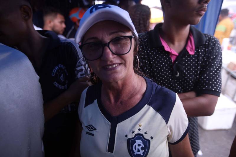 O Clube do Remo venceu o Paysandu por 2 a 1 na tarde deste domingo, partida realizada no Estádio Mangueirão, e largou na frente pelo título do Campeonato Paraense de 2018. Ana Lúcia Monteiro (foto) participa de todos os jogos do Remo e sempre reencontra amigos para assistir a partida
FOTO: THIAGO GOMES / AG. PARÁ
DATA: 01.04.2018
BELÉM - PARÁ <div class='credito_fotos'>Foto: Thiago Gomes /Ag. Pará | <a href='/midias/2018/originais/80e6978b-9ed8-4130-92e5-0d16d8a81ed7.jpg' download><i class='fa-solid fa-download'></i> Download</a></div>