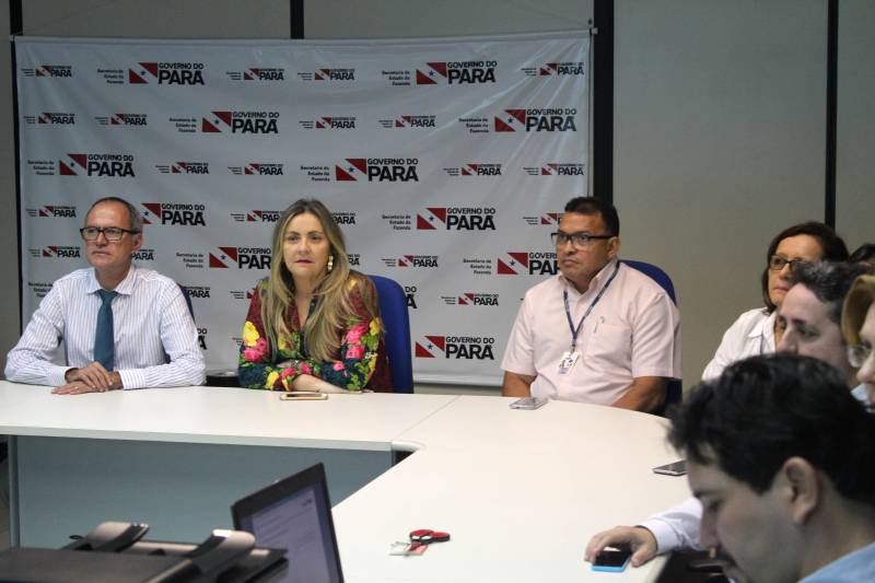 O Programa Nota Fiscal Cidadã - de estímulo à cidadania fiscal - realizou nesta quarta-feira (14), na sede da Secretaria de Estado da Fazenda (Sefa), o primeiro sorteio deste ano, com 5.258 prêmios no valor total de cerca de R$ 800 mil, sendo um prêmio de R$ 40 mil; dois prêmios de R$ 20 mil e dois prêmios de R$ 10 mil; 35 prêmios de R$ 1 mil; 140 prêmios de R$ 500; 875 de R$ 200 e 4.203 prêmios de R$ 100
FOTO: ASCOM SEFA
DATA: 14.03.2018
BELÉM - PARÁ <div class='credito_fotos'>Foto: Ascom Sefa | <a href='/midias/2018/originais/8102ae9c-5f73-4eef-b87a-725c5e2ea908.jpg' download><i class='fa-solid fa-download'></i> Download</a></div>