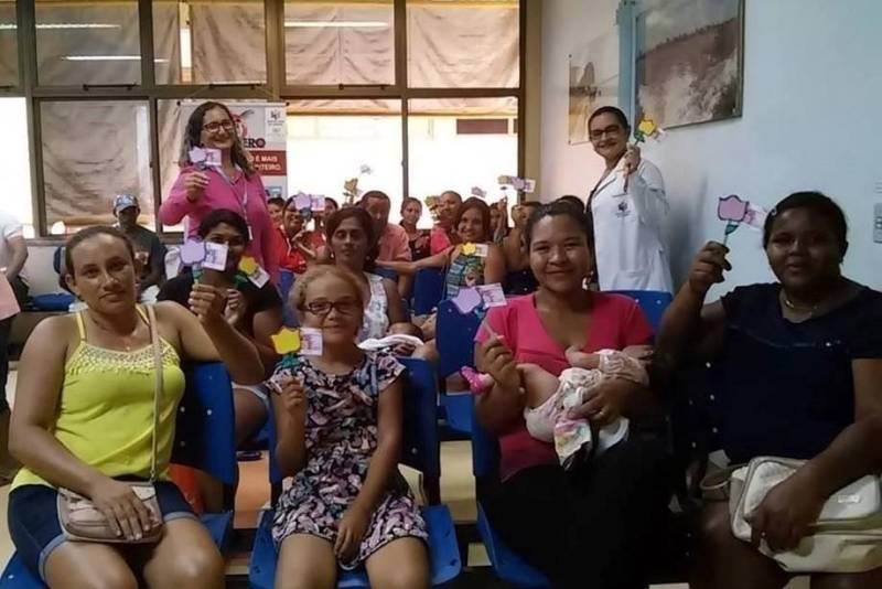 Com o protocolo de higienização das mãos implantado, que é fundamental para prevenir infecção relacionada à assistência à saúde, a equipe multiprofissional do Hospital Geral de Tailândia (HGT) avançou para próxima fase com a disseminação da importância desse simples ato que pode salvar vidas. A ação está sendo realizada, por meio de campanha, que começou em novembro e não tem data para acabar.


CRÉDITO: ASCOM/HGT
LOCAL: TAILÂNDIA-Pa
22.12.2018 <div class='credito_fotos'>Foto: ASCOM/HGT   |   <a href='/midias/2018/originais/8114bc8f-8ce4-4a4c-ae55-062338aba929.jpg' download><i class='fa-solid fa-download'></i> Download</a></div>