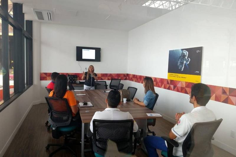 Todos os tipos de deficiência – auditiva, visual, física, mental e intelectual – são prioridades no Centro Integrado de Inclusão e Reabilitação (CIIR), inaugurado pelo Governo do Pará em maio deste ano, em Belém.
FOTO: ASCOM CIIR
DATA: 18.11.2018
BELÉM - PARÁ <div class='credito_fotos'>Foto: ASCOM CIIR | <a href='/midias/2018/originais/81f1a4f6-6614-413e-9a99-a5bd7fbe89bb.jpg' download><i class='fa-solid fa-download'></i> Download</a></div>