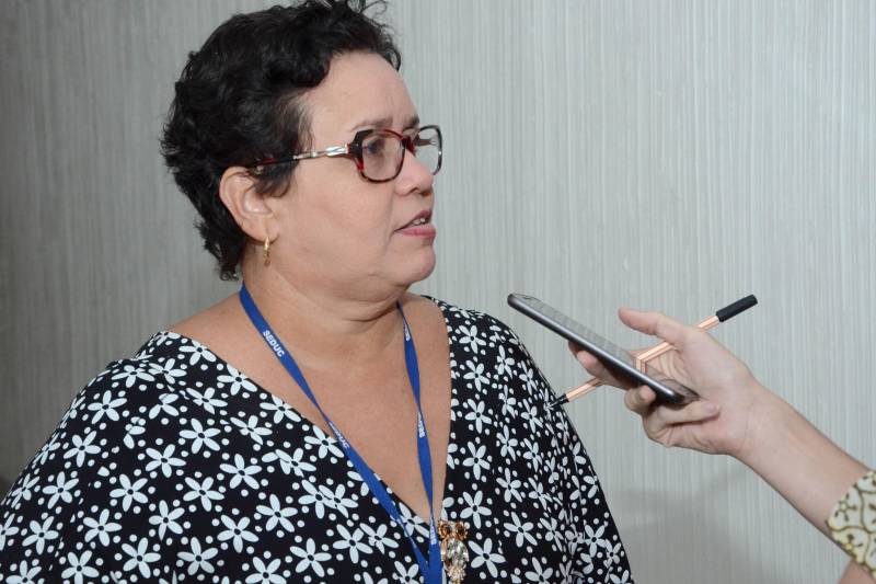 Representantes dos setores da Educação, Saúde e Assistência Social participam, nesta semana, em Belém, do Encontro Regional Intersetorial do Cadastro Único do Programa Bolsa Família (PBF). Iniciado nesta terça-feira (10), o evento discute ações integradas para reduzir a zero a taxa de faltas escolares de alunos beneficiários do Programa Bolsa Família no Pará. Na foto, a coordenadora estadual do Programa Bolsa Família, Rosemary Nogueira.
FOTO: FERNANDO NOBRE / ASCOM SEDUC
DATA: 10.04.2018
BELÉM - PARÁ <div class='credito_fotos'>Foto: FERNANDO NOBRE/ASCOM SEDUC | <a href='/midias/2018/originais/8335b13f-4cf5-4a2c-a259-24b1bd54b57f.jpg' download><i class='fa-solid fa-download'></i> Download</a></div>