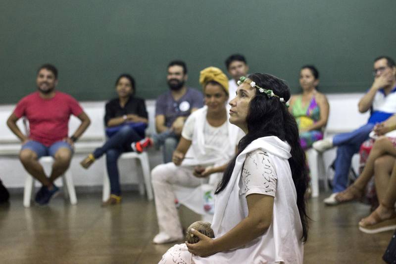 A Casa da Linguagem, instituição ligada à Fundação Cultural do Pará (FCP), promove oficinas de aperfeiçoamento para professores aos sábados.
FOTO: ARQUIVO / ASCOM FCP
DATA: 16.02.2018
BELÉM - PARÁ <div class='credito_fotos'>Foto: ASCOM FCPTN | <a href='/midias/2018/originais/8358fc90-b071-46fb-8a8c-458a5e8c89b6.jpg' download><i class='fa-solid fa-download'></i> Download</a></div>
