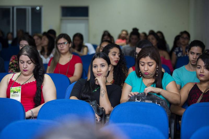 Com o tema “Fazer saúde na Amazônia: desafios e perspectivas nas comunidades ribeirinhas”, a XII Semana da Saúde realizada pelo Centro de Ciências Biológicas e da Saúde (CCBS) da Universidade do Estado do Pará (Uepa) foi aberta na noite desta quarta-feira, 16.
FOTO: NAILANA THIELY / ASCOM UEPA
DATA: 17.05.2018
BELÉM - PARÁ <div class='credito_fotos'>Foto: Nailana Thiely / Ascom Uepa | <a href='/midias/2018/originais/84338bd2-daf3-4915-87cc-caffe6c8b956.jpg' download><i class='fa-solid fa-download'></i> Download</a></div>