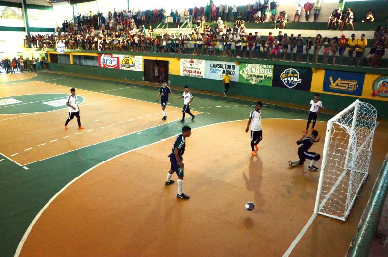 No momento em que os Jogos Estudantis Paraenses (Jeps) atingem a marca histórica de 60 anos, o município de Mocajuba (foto), na Região do Baixo-Tocantins, está em festa ao sediar, desde a quarta-feira, 16, as competições regionais do evento estudantil.
FOTO: ELISEU DIAS / ASCOM SEDUC
DATA: 17.05.2018
MOCAJUBA - PARÁ <div class='credito_fotos'>Foto: Eliseu Dias / Ascom Seduc | <a href='/midias/2018/originais/8490b778-c561-4579-9e10-0289333f2773.jpg' download><i class='fa-solid fa-download'></i> Download</a></div>