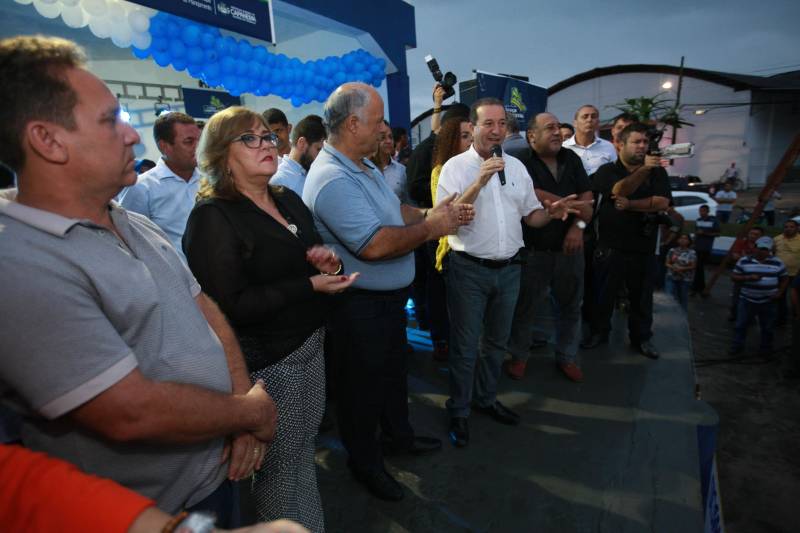 O Governo do Pará garante mais investimentos em segurança, infraestrutura e regularização fundiária ao município de Capanema, no nordeste paraense. Na noite desta segunda-feira (4) foram entregues novas viaturas para a Polícia Militar e assinados convênios e ordens de serviço para novas obras na cidade. Na foto, o presidente da Alepa, deputado Márcio Miranda.

FOTO: MÁCIO FERREIRA / AG. PARÁ
DATA: 04.06.2018
CAPANEMA - PARÁ <div class='credito_fotos'>Foto: MÁCIO FERREIRA/ AG. PARÁ   |   <a href='/midias/2018/originais/84f1159e-d22a-460d-adda-87007313a1ac.jpg' download><i class='fa-solid fa-download'></i> Download</a></div>