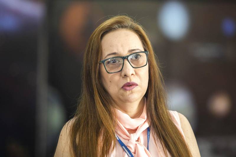 Doação de alimentos para o Lar de Maria e Paróquia Edwiges, arrecadados durante o projeto Planetário de Portas Abertas. A entrega ocorreu na manhã desta quarta-feira, 12, no Centro de Ciências e Planetário do Pará, em Belém. Na foto, Alba Reich, pro-reitora de extensão.

FOTO: NAILANA THIELY / ASCOM UEPA
DATA: 12.12.2018
BELÉM - PARÁ <div class='credito_fotos'>Foto: Nailana Thiely / Ascom Uepa   |   <a href='/midias/2018/originais/8582de03-5d44-46c3-9247-5c241b1f0c9b.jpg' download><i class='fa-solid fa-download'></i> Download</a></div>