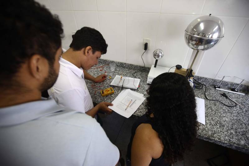 Campus de Salinópolis da UFPA.
FOTO: IGOR BRANDÃO / AG. PARÁ
DATA: 24.04.2018
SALINÓPOLIS - PARÁ <div class='credito_fotos'>Foto: IGOR BRANDÃO / AG. PARÁ | <a href='/midias/2018/originais/868d8edf-6bac-489b-9271-a21bcbdca619.jpg' download><i class='fa-solid fa-download'></i> Download</a></div>