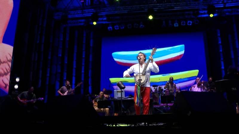 Para encerrar a temporada, a TV Cultura do Pará preparou uma programação especial. A emissora vai reexibir programas e documentários, do Núcleo de Documentários da Cultura, em mais de 35 horas de programação. O “Cultura Especial” terá uma hora da programação de domingo à sexta na grade da TV Cultura e exibições especiais em horários e dias alternativos para conteúdo inédito como o documentário “Nazaré Pereira no Caminho” e “Show 30 Anos Toni Soares”. 

FOTO: ASCOM / PORTAL CULTURA
DATA: 03.12.2018
BELÉM - PARÁ <div class='credito_fotos'>Foto: ASCOM / PORTAL CULTURA   |   <a href='/midias/2018/originais/86c51048-c8c5-4cc7-bdbf-2e70d36b3bcf.jpg' download><i class='fa-solid fa-download'></i> Download</a></div>