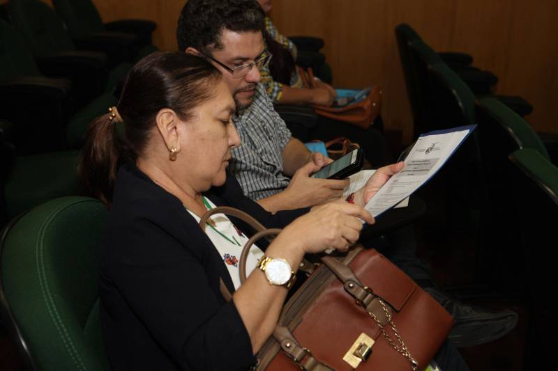 Um novo modelo de política pública para o transporte intermunicipal no Estado do Pará começou a ser discutido nesta quarta-feira (4), em Belém. A primeira audiência pública promovida pela Secretaria de Estado de Transportes (Setran) ocorreu na capital e outras duas estão programadas para o mês de julho, em Marabá, nesta quinta-feira, 5, e em Santarém, no dia 12.
FOTO: CARLOS SODRÉ / AG. PARÁ
DATA: 04.07.2018
BELÉM - PARÁ <div class='credito_fotos'>Foto: CARLOS SODRÉ / AG. PARÁ | <a href='/midias/2018/originais/87879dfd-cd03-4a16-8cdb-ffb785a29b76.jpg' download><i class='fa-solid fa-download'></i> Download</a></div>