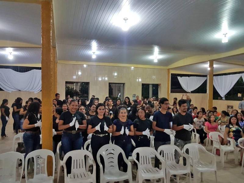 Servidores municipais de Ourém, no nordeste paraense, participaram (foto) do Programa de Municipalização a Escola de Governança Pública do Estado do Pará (EGPA). A formação levou seis cursos e certificou cerca de 200 pessoas, na semana passada. Também foi renovado, por dois anos, o Acordo de Cooperação Técnica entre a EGPA e a prefeitura municipal, o que permite aos servidores municipais o acesso a todas as ações, programas e projetos desenvovidos pela autarquia.

FOTO: ASCOM / EGPA
DATA: 28.05.2018
OURÉM - PARÁ <div class='credito_fotos'>Foto: ASCOM EGPA   |   <a href='/midias/2018/originais/87d76b8d-0a04-4dab-91fb-328a76c54615.jpg' download><i class='fa-solid fa-download'></i> Download</a></div>