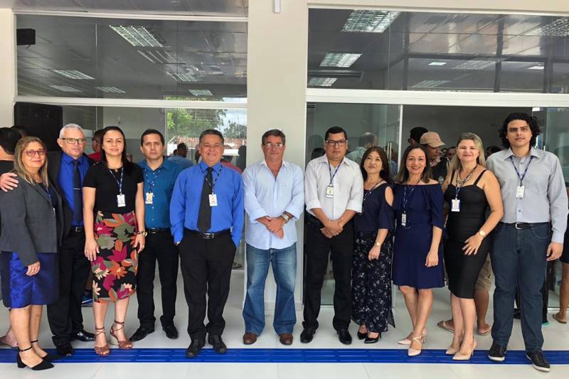 O Banpará inaugurou na manhã desta segunda-feira (26), as novas instalações de mais uma agência bancária no Pará. Desta vez, no município de Santa Izabel, na Região Metropolitana de Belém. O banco está presente no município desde a década de 1990 e disponibilizou aos clientes e usuários que usufruem dos serviços da instituição, um espaço com mais conforto e qualidade tecnológica para dar celeridade ao atendimento.

FOTO: ASCOM BANPARÁ
DATA: 26.11.2018
SANTA IZABEL-PARÁ <div class='credito_fotos'>Foto: Ascom Banpará   |   <a href='/midias/2018/originais/88121bdb-6b9f-47cd-be2f-11f19afcc611.jpg' download><i class='fa-solid fa-download'></i> Download</a></div>