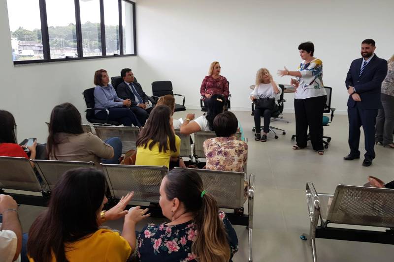 Representantes de organizações sociais, do Conselho Estadual dos Direitos da Pessoa com Deficiência, de órgãos estaduais e do Ministério Público do Pará visitaram as obras do Centro Integrado de Inclusão e Reabilitação (CIIR), em Belém.
FOTO: THALITA GARCIA / ASCOM INDSH
DATA: 21.03.2018
BELÉM - PARÁ <div class='credito_fotos'>Foto: THALITA GARCIA / ASCOM INDSH | <a href='/midias/2018/originais/88753239-e4f2-4347-97ae-12cc655864da.jpg' download><i class='fa-solid fa-download'></i> Download</a></div>