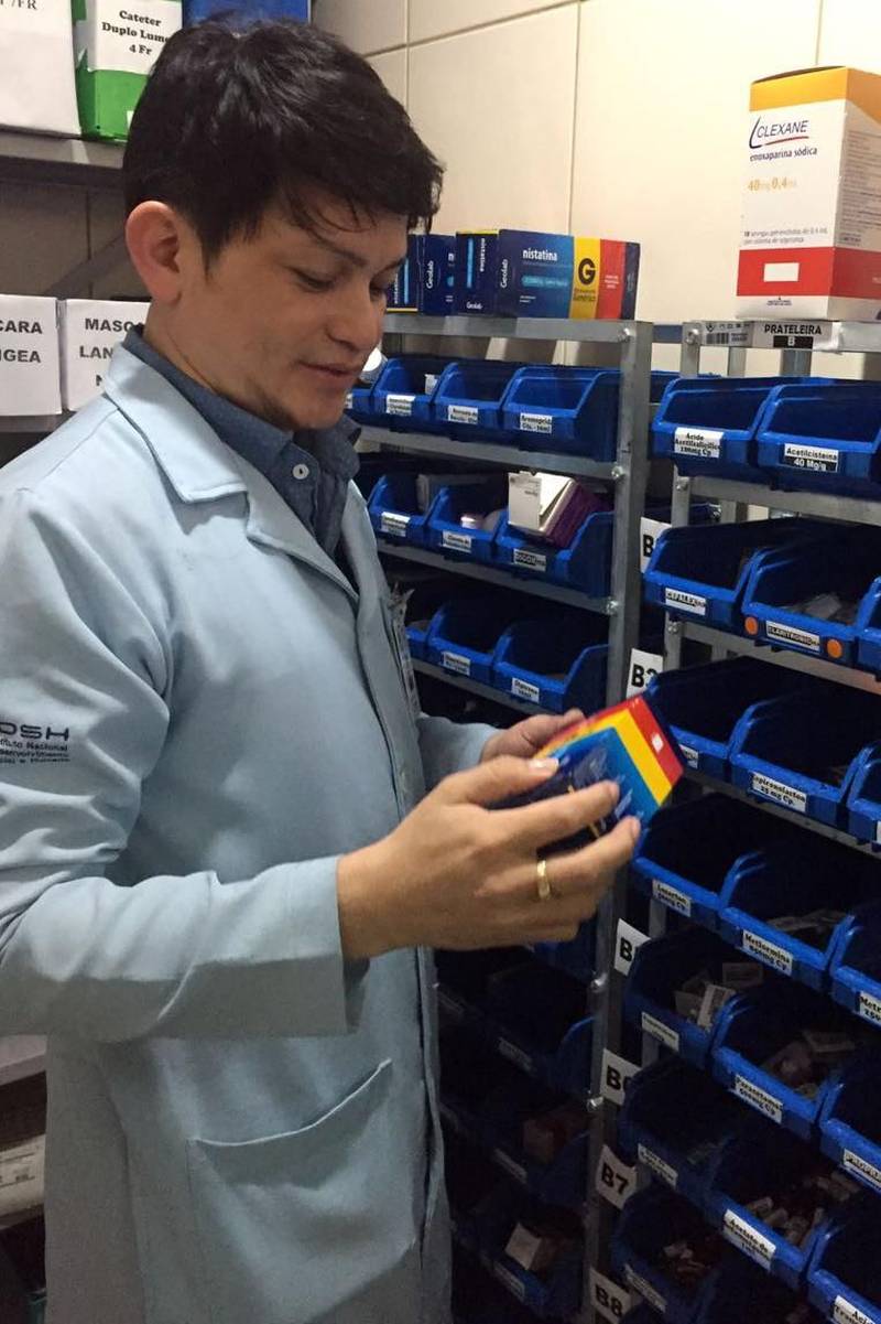 De acordo com o farmacêutico Clínico do HRPM, Charli Grigorio (foto), a medida amplia as formas de intervenção e evita novas infecções pelo HIV, se utilizada em até 72 horas após qualquer situação em que exista risco de contato com o HIV.
FOTO: ASCOM HRPM
DATA: 02.03.2018
BREVES - PARÁ <div class='credito_fotos'>Foto: Ascom HRPM | <a href='/midias/2018/originais/89b19303-0c2d-4c00-8ab6-6d2016a67380.jpg' download><i class='fa-solid fa-download'></i> Download</a></div>