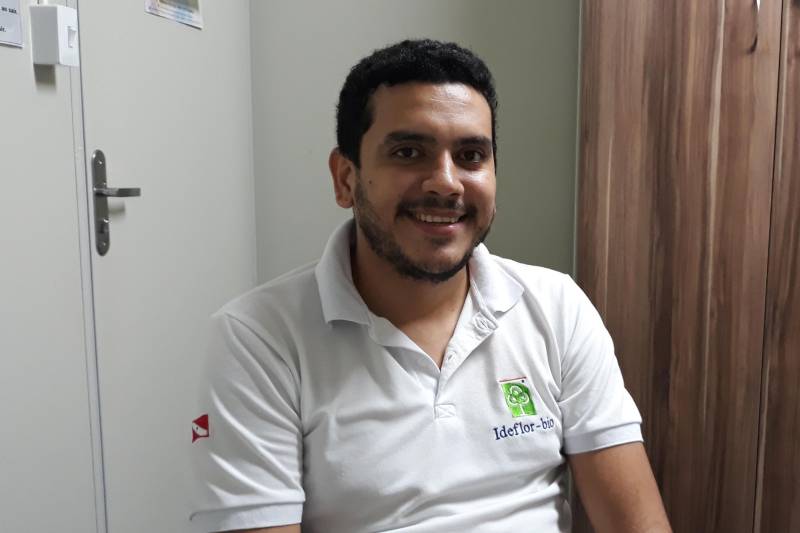 O Instituto de Desenvolvimento Florestal e da Biodiversidade do Estado do Pará (Ideflor-Bio) promoveu nesta quarta-feira (5), no auditório do Centro Regional de Governo do Baixo Amazonas, em Santarém, a 10ª reunião dos Conselhos Gestores das Unidades de Conservação (Estação Ecológica Grão-Pará e Reserva Biológica Maicuru). São áreas cujo objetivo é proteger integralmente a biodiversidade, que abrangem os municípios de Monte Alegre, Alenquer, Óbidos, Almeirim e Oriximiná, localizados na margem esquerda do rio Amazonas (conhecida por Calha Norte), no Oeste do Estado. Na foto, o gerente da região administrativa da Calha Norte III, Otávio Peleja.

FOTO: SAMUEL ALVARENGA / ASCOM CRGBA
DATA: 05.12.2018
SANTARÉM - PARÁ <div class='credito_fotos'>Foto: SAMUEL ALVARENGA / ASCOM CRGBA   |   <a href='/midias/2018/originais/8a09379e-04b4-4a05-86a5-924579d3b6bf.jpg' download><i class='fa-solid fa-download'></i> Download</a></div>