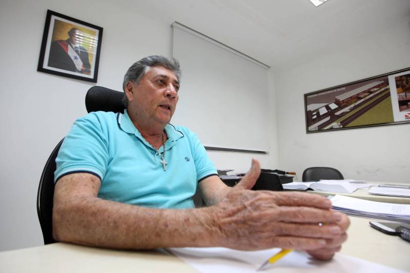 No Brasil, a maioria dos Estados depende do transporte rodoviário e ferroviário (as hidrovias são a menor porcentagem), o que não acontece no Pará. Segundo o presidente da CPH, Haroldo Bezerra (foto), “diferente de outros Estados do país, o Pará tem vocação natural pela malha de transporte hidroviária.

FOTO: SIDNEY OLIVEIRA / AG. PARÁ
DATA: 11.06.2018
BELÉM - PARÁ <div class='credito_fotos'>Foto: Sidney Oliveira/Ag. Pará   |   <a href='/midias/2018/originais/8a47b419-970d-4791-a234-d6dca34388e5.jpg' download><i class='fa-solid fa-download'></i> Download</a></div>