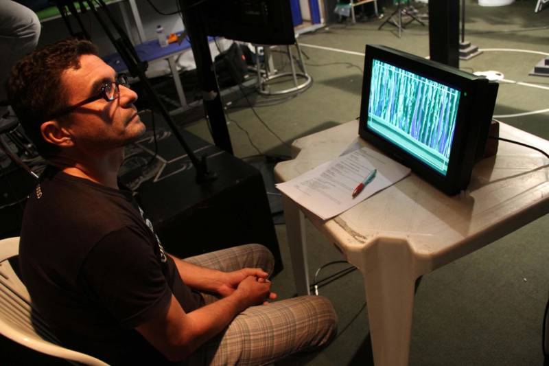 O programa Catalendas ganhou um livro que vai revelar os bastidores da atração exibida entre os anos de 1999 e 2013 pela TV Cultura do Pará. Intitulado "Catalendas: uma história de bonecos na TV", o livro é organizado pela Cultura Rede de Comunicação e será lançado na sexta-feira (21), às 19h, no Cine Líbero Luxardo, em Belém, com programação aberta ao público.

FOTO: ASCOM PORTAL CULTURA
DATA: 19.12.2018
BELÉM - PARÁ <div class='credito_fotos'>Foto: ASCOM / PORTAL CULTURA   |   <a href='/midias/2018/originais/8b00aa64-a514-4c4b-9431-9e0a39e3d051.jpg' download><i class='fa-solid fa-download'></i> Download</a></div>