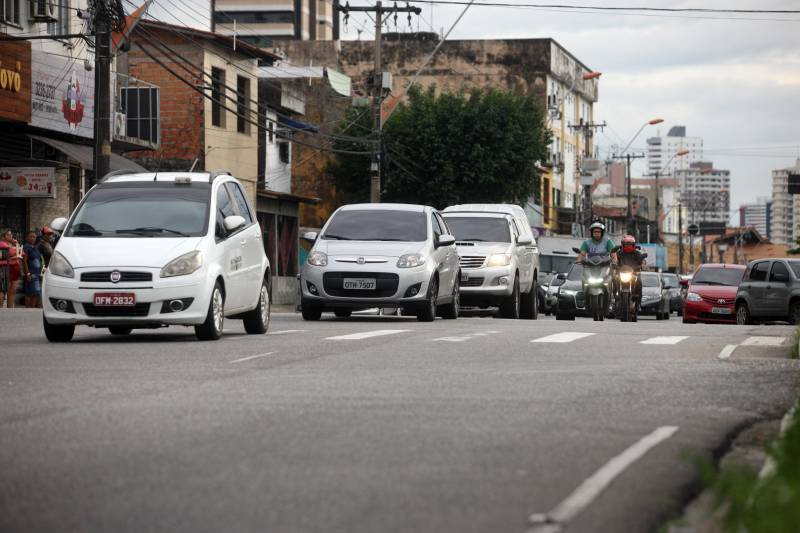 Os proprietários de veículos com finais de placas 03 a 33 têm até a próxima terça-feira (20) para garantir descontos no pagamento do Imposto sobre a Propriedade de Veículos Automotores (IPVA), segundo informa a Secretaria de Estado da Fazenda (Sefa). Na foto, veículos na avenida Duque de Caxias. 

FOTO: IGOR BRANDÃO / AG. PARÁ 
DATA: 16.02.2018 
BELÉM - PARÁ <div class='credito_fotos'>Foto: IGOR BRANDÃO / AG. PARÁ   |   <a href='/midias/2018/originais/8b35eb85-d306-41b2-b72b-6e00aaa51d9b.jpg' download><i class='fa-solid fa-download'></i> Download</a></div>