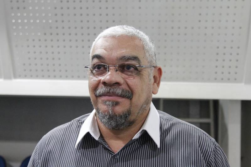 O Centro de Detenção Provisória de Icoaraci (CDPI) passa a contar, a partir desta quinta-feira (17), com uma brinquedoteca. O espaço foi equipado por meio de uma parceria entre a Superintendência do Sistema Penitenciário do Estado (Susipe) e o Departamento Nacional Penitenciário (Depen), com o objetivo de fortalecer o vínculo familiar e resgatar o convívio entre os filhos de pais de presos custodiados no Estado. O projeto faz parte de uma iniciativa do Depen, que nos últimos anos financiou mais de 80 brinquedotecas, além de mais de 60 salas de aleitamento, totalizando um investimento de mais de R$ 2,4 mi em mobiliários para compor os espaços disponíveis nas unidades penais de todo o país. A ação é uma política pública voltada para as pessoas privadas de liberdade e visa a ressocialização de presos, com a integração e estreitamento do convívio familiar entre os presos e suas famílias. Na foto, o diretor de Reinserção Social da Susipe, Ivaldo Capeloni.

FOTO: AKIRA ONUMA / ASCOM SUSIPE
DATA: 17.05.2018
BELÉM - PARÁ <div class='credito_fotos'>Foto: Akira Onuma / Ascom Susipe   |   <a href='/midias/2018/originais/8ca2a3a5-8576-4eee-baaf-52bf30258434.jpg' download><i class='fa-solid fa-download'></i> Download</a></div>