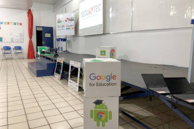 Começa, na  manhã desta segunda-feira (16), em Marabá, mais uma etapa da capacitação do SEDUTEC – programa que a  Secretaria de Educação (Seduc) está implantando para disseminar o uso das ferramentas do Google para Educação, no âmbito da escolas e da gestão.

FOTO: ASCOM SEDUC
DATA: 15.04.2018
MARABÁ - PARÁ <div class='credito_fotos'>Foto: ASCOM SEDUC   |   <a href='/midias/2018/originais/8cfcef6b-b265-4bf8-9b25-098586620652.jpg' download><i class='fa-solid fa-download'></i> Download</a></div>
