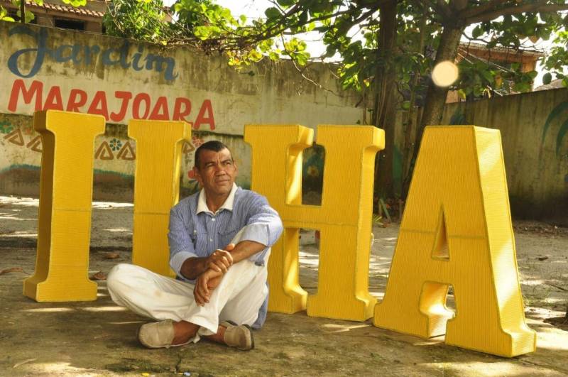 “Ilha” é o nome do show que Antônio Sena fará, nesta sexta-feira (16), às 19h, no Teatro Waldemar Henrique. Mas quem é Antônio Sena? A maioria, com certeza, não o conhece, porém é uma pessoa que construiu um círculo de amizade muito grande formada por profissionais de saúde que o ajudaram na luta contra as drogas
FOTO: JOSÉ PANTOJA / ASCOM SESPA
DATA: 16.03.2018
BELÉM - PARÁ <div class='credito_fotos'>Foto: José Pantoja / Ascom Sespa | <a href='/midias/2018/originais/8de245b1-5400-4179-8be5-0a12b505d130.jpg' download><i class='fa-solid fa-download'></i> Download</a></div>