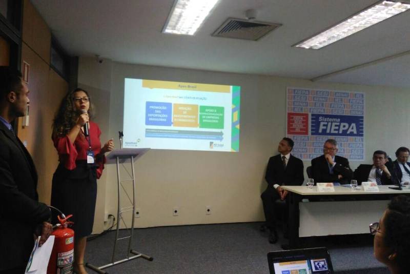 A promoção dos produtos paraenses fora do Brasil e a atração de investimentos para o estado foram alguns dos temas em pauta durante a visita da comitiva da delegação da Bélgica, na manhã desta quarta-feira (25), ao Parque de Ciência e Tecnologia - PCT Guamá
FOTO: ASCOM / PCT GUAMÁ
DATA: 25.04.2018
BELÉM - PARÁ <div class='credito_fotos'>Foto: ASCOM / PCT GUAMÁ | <a href='/midias/2018/originais/8e237338-4083-4514-ad83-520fda291763.jpg' download><i class='fa-solid fa-download'></i> Download</a></div>