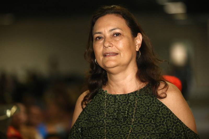 Projeto Escola da Vida. O projeto de responsabilidade social do Corpo de Bombeiros Militar do Pará começou no quartel da Cremação, em 1993, com 20 alunos. No auditório do Centur na manhã desta quarta-feira (4), cerimônia de comemoração dos 25 anos do programa. Na foto, Mônica Altman, presidente do Pro Paz.
FOTO: MARCELO LÉLIS / AG. PARÁ
DATA: 04.04.2018
BELÉM - PARÁ <div class='credito_fotos'>Foto: Marcelo Lelis / Ag. Pará | <a href='/midias/2018/originais/8ec6b882-1b93-4620-9949-615e653c0111.jpg' download><i class='fa-solid fa-download'></i> Download</a></div>