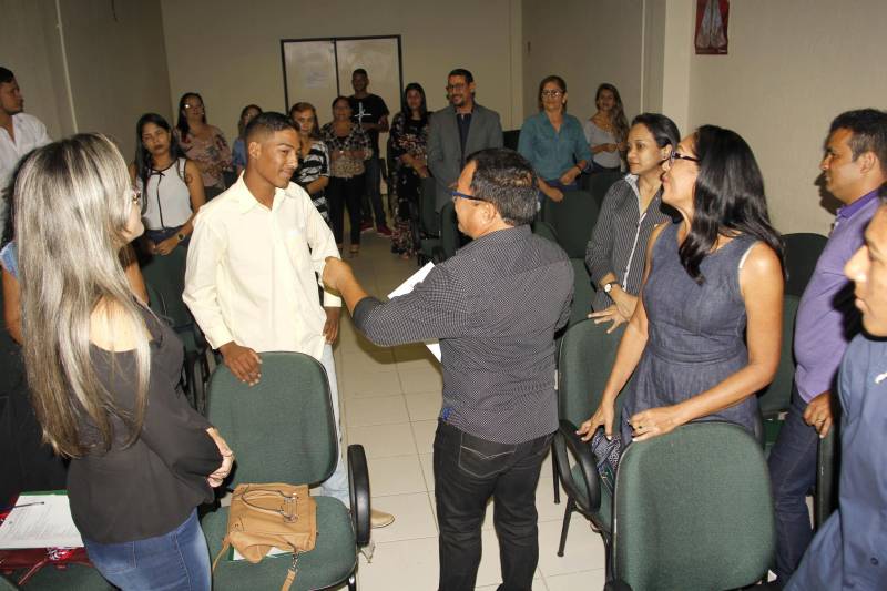 Começou nesta terça-feira (19), em Belém, mais uma edição do Encontro Temático da Socioeducação, que discute a implantação de planos municipais para o atendimento aos adolescentes em conflito com a lei. Realizado na sede da Fundação de Atendimento Socioeducativa do Pará (Fasepa), o encontro é destinado aos profissionais que integram o Sistema de Garantia de Direitos que fazem parte da Associação dos Municípios do Arquipélago do Marajó (AMAM). A programação contou com debates sobre ações preventivas, avaliação da medida socioeducativa em meio aberto (Liberdade Assistida e Prestação de Serviço à Comunidade, responsabilidade dos municípios) e orientações para implementação do Plano Municipal de Atendimento Socioeducativo, ouvindo as demandas dos técnicos que atuam nos municípios participantes, no que se refere ao atendimento aos egressos da Fasepa.

FOTO: DANI VALENTE / ASCOM FASEPA
DATA: 19.06.2018
BELÉM - PARÁ <div class='credito_fotos'>Foto: DANI VALENTE/ ASCOM FASEPA   |   <a href='/midias/2018/originais/8fb3f977-1715-47be-aefa-c94c85d83f35.jpg' download><i class='fa-solid fa-download'></i> Download</a></div>