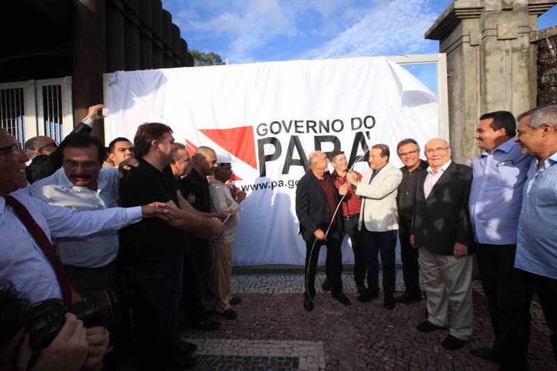 O Parque Estadual do Utinga (PEUt) o mais importante espaço de preservação e estudo da biodiversidade dentro da Região Metropolitana de Belém será reaberto à população a partir desta sexta,16, a partir das 16h30, com apresentações artísticas, com o Boi Veludinho, crianças do Pro Paz e a premiada Orquestra Sinfônica do Theatro da Paz. A apresentação será em um espaço ao ar livre e não será necessária a retirada de ingressos, por esse motivo, a recomendação é que o público chegue cedo, porque a entrada será fechada quando o espaço estiver lotado.
FOTO: MÁCIO FERREIRA / AG PARÁ
DATA: 16.03.2018
BELÉM - PARÁ <div class='credito_fotos'>Foto: MÁCIO FERREIRA/ AG. PARÁ | <a href='/midias/2018/originais/8fe15b8e-0a6e-4b6c-8c2a-74b2cfba4f72.jpg' download><i class='fa-solid fa-download'></i> Download</a></div>