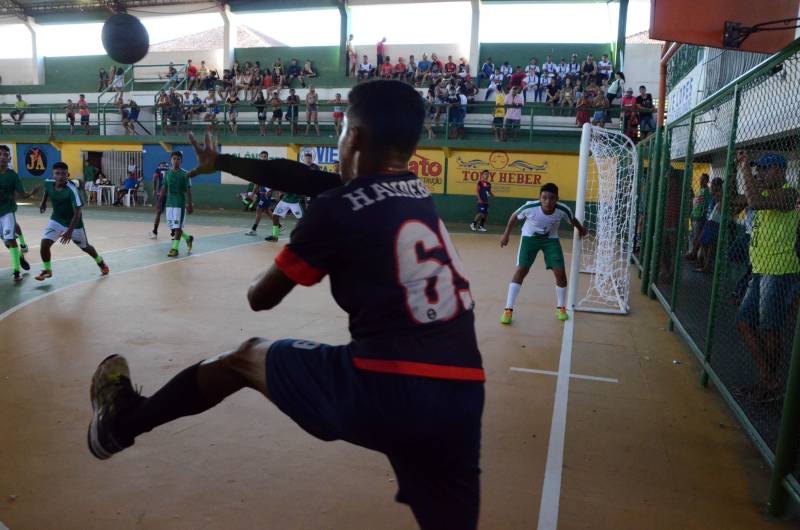 No momento em que os Jogos Estudantis Paraenses (Jeps) atingem a marca histórica de 60 anos, o município de Mocajuba (foto), na Região do Baixo-Tocantins, está em festa ao sediar, desde a quarta-feira, 16, as competições regionais do evento estudantil.
FOTO: ELISEU DIAS / ASCOM SEDUC
DATA: 17.05.2018
MOCAJUBA - PARÁ <div class='credito_fotos'>Foto: Eliseu Dias / Ascom Seduc | <a href='/midias/2018/originais/90ed1f8a-257e-48f1-96b3-0f96f7cb4f8b.jpg' download><i class='fa-solid fa-download'></i> Download</a></div>