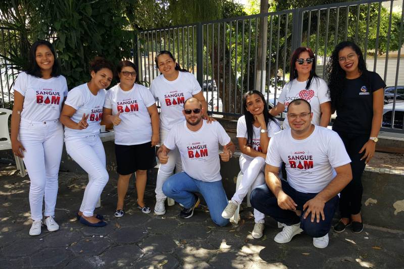 A abertura da Campanha da Copa, promovida pela Fundação Centro de Hemoterapia e Hematologia do Pará (Hemopa), neste sábado (9), foi marcada por alegria, descontração, apresentação cultural, comemoração de aniversário, prestação de serviços de saúde e até demonstração de jiu-jitsu.
FOTO: ASCOM HEMOPA
DATA: 09.06.2018
BELÉM - PARÁ <div class='credito_fotos'>Foto: Ascom Hemopa | <a href='/midias/2018/originais/92c806e5-2f29-4a82-98c9-6929e95e5159.jpg' download><i class='fa-solid fa-download'></i> Download</a></div>