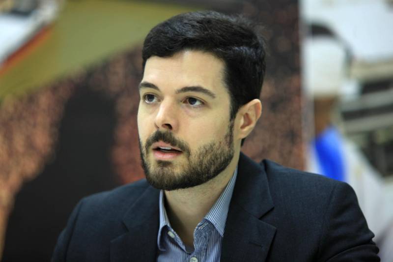 Segundo o secretário adjunto da Secretaria de Estado de Desenvolvimento Econômico, Mineração e Energia (Sedeme), Alex Moreira (foto), o programa Pará 2030 tem sido a mola mestra para a retomada da confiabilidade de investidores nacionais e internacionais.

FOTO: RODOLFO OLIVEIRA / AG. PARÁ
DATA: 25.05.2018
BELÉM - PARÁ <div class='credito_fotos'>Foto: Rodolfo Oliveira/Ag. Pará   |   <a href='/midias/2018/originais/92ddaf78-0412-4ffd-a279-dbb1b3e190e7.jpg' download><i class='fa-solid fa-download'></i> Download</a></div>