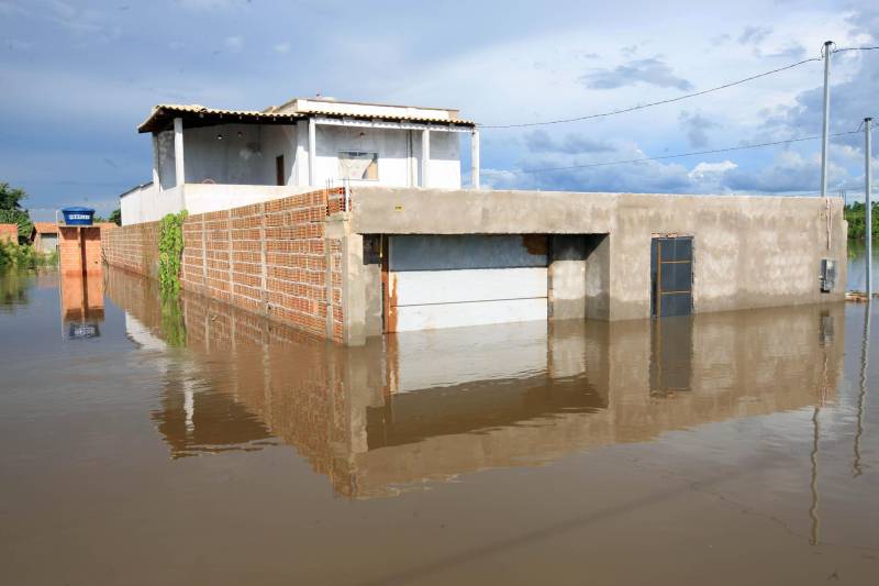 Em Marabá (foto) já são 198 famílias desabrigadas, 58 desalojadas e 194 afetadas. O município conta com cinco abrigos oficiais e dois não oficiais - estruturados pela própria comunidade. As famílias já começaram a receber o benefício eventual por meio das Secretarias Estadual e Municipal de Assistência Social.

FOTO: MÁCIO FERREIRA / AG. PARÁ
DATA: 16.02.2018
MARABÁ - PARÁ <div class='credito_fotos'>Foto: MÁCIO FERREIRA/ AG. PARÁ   |   <a href='/midias/2018/originais/934db926-6810-4966-95aa-164c4ea6e166.jpg' download><i class='fa-solid fa-download'></i> Download</a></div>