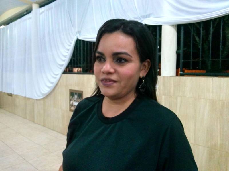 Servidores municipais de Ourém, no nordeste paraense, participaram do Programa de Municipalização a Escola de Governança Pública do Estado do Pará (EGPA). A formação levou seis cursos e certificou cerca de 200 pessoas, na semana passada. Também foi renovado, por dois anos, o Acordo de Cooperação Técnica entre a EGPA e a prefeitura municipal, o que permite aos servidores municipais o acesso a todas as ações, programas e projetos desenvovidos pela autarquia. Na foto, a servidora da Secretaria Municipal de Saúde, Mauriane Ribeiro.

FOTO: ASCOM / EGPA
DATA: 28.05.2018
OURÉM - PARÁ <div class='credito_fotos'>Foto: ASCOM EGPA   |   <a href='/midias/2018/originais/93d65467-8673-415e-b3d8-23f3573536d5.jpg' download><i class='fa-solid fa-download'></i> Download</a></div>