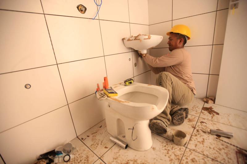 Construção do novo hospital Doutor Abelardo Santos, empreendimento do Governo do Estado sob a coordenação da Secretaria de Estado de Desenvolvimento Urbano e Obras Públicas (Sedop). A obra avançou e está com 70% de serviços executados, sendo que 500 homens trabalham distribuídos em turnos de segunda a sábado, de 7h às 22 horas.
FOTO: RODOLFO OLIVEIRA / AG. PARÁ
DATA: 11.04.2018
BELÉM - PARÁ <div class='credito_fotos'>Foto: Rodolfo Oliveira/Ag. Pará | <a href='/midias/2018/originais/949b90f1-24e7-4b71-adac-4b64d33589c8.jpg' download><i class='fa-solid fa-download'></i> Download</a></div>