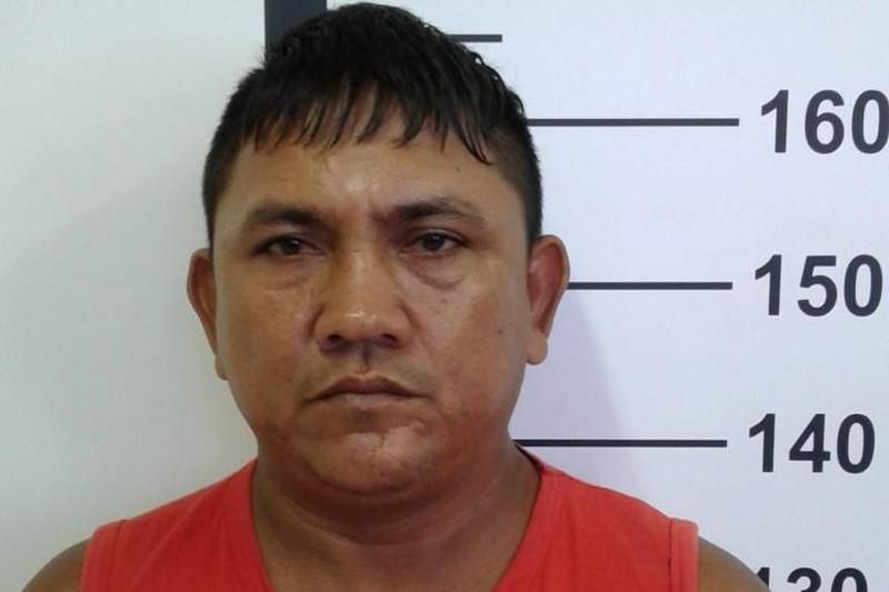 A Polícia Civil prendeu em flagrante, na tarde desta quarta-feira (07), no bairro do Jurunas, em Belém, Ricardo de Deus Pereira, 42 anos (foto), e Luziel Leão Gomes, 27 anos, apontados como integrantes de uma associação criminosa especializada em arrombamentos seguidos de furtos, que age na capital paraense
FOTO: ASCOM POLÍCIA CIVIL
DATA: 07.02.2018
BELÉM - PARÁ <div class='credito_fotos'>Foto: Ascom Polícia Civil | <a href='/midias/2018/originais/94df0d92-73c1-44af-afad-ed1efe3d747a.jpg' download><i class='fa-solid fa-download'></i> Download</a></div>