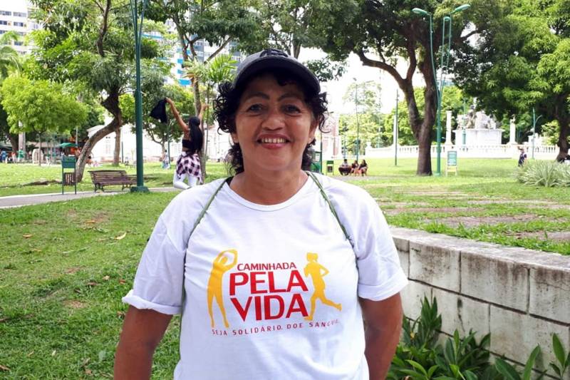 Na mesma sintonia estava Rosilene Assunção da Silva (foto), que doa sangue desde 1997. Sua primeira doação foi a pedido de seu sobrinho. Desde então, não parou mais de salvar vidas, anonimamente. “

FOTO: CARLOS SODRÉ/AG. PARÁ
DATA: 25.11.2018
BELÉM - PARÁ <div class='credito_fotos'>Foto: ASCOM SESPA   |   <a href='/midias/2018/originais/95338db1-e34e-4d89-b982-7a8c284e0215.jpg' download><i class='fa-solid fa-download'></i> Download</a></div>