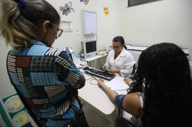 Em 2017, A Santa Casa recebeu a Acreditação Nível 1, para instituições que atendem aos critérios de segurança do paciente em todas as áreas de atividade, incluindo aspectos estruturais e assistenciais. A conquista do Certificado de Acreditação ONA 1 foi muito comemorada pelos 2.600 servidores da Santa Casa de Misericórdia do Pará. Uma onda de otimismo tomou conta do hospital e se expressava através risos, abraços e confraternizações. 

FOTO: ASCOM SANTA CASA
DATA: 18.12.2018
BELÉM - PARÁ <div class='credito_fotos'>Foto: ASCOM / SANTA CASA   |   <a href='/midias/2018/originais/967278ed-d3b5-4a18-9ea7-6968a9698ffc.jpg' download><i class='fa-solid fa-download'></i> Download</a></div>